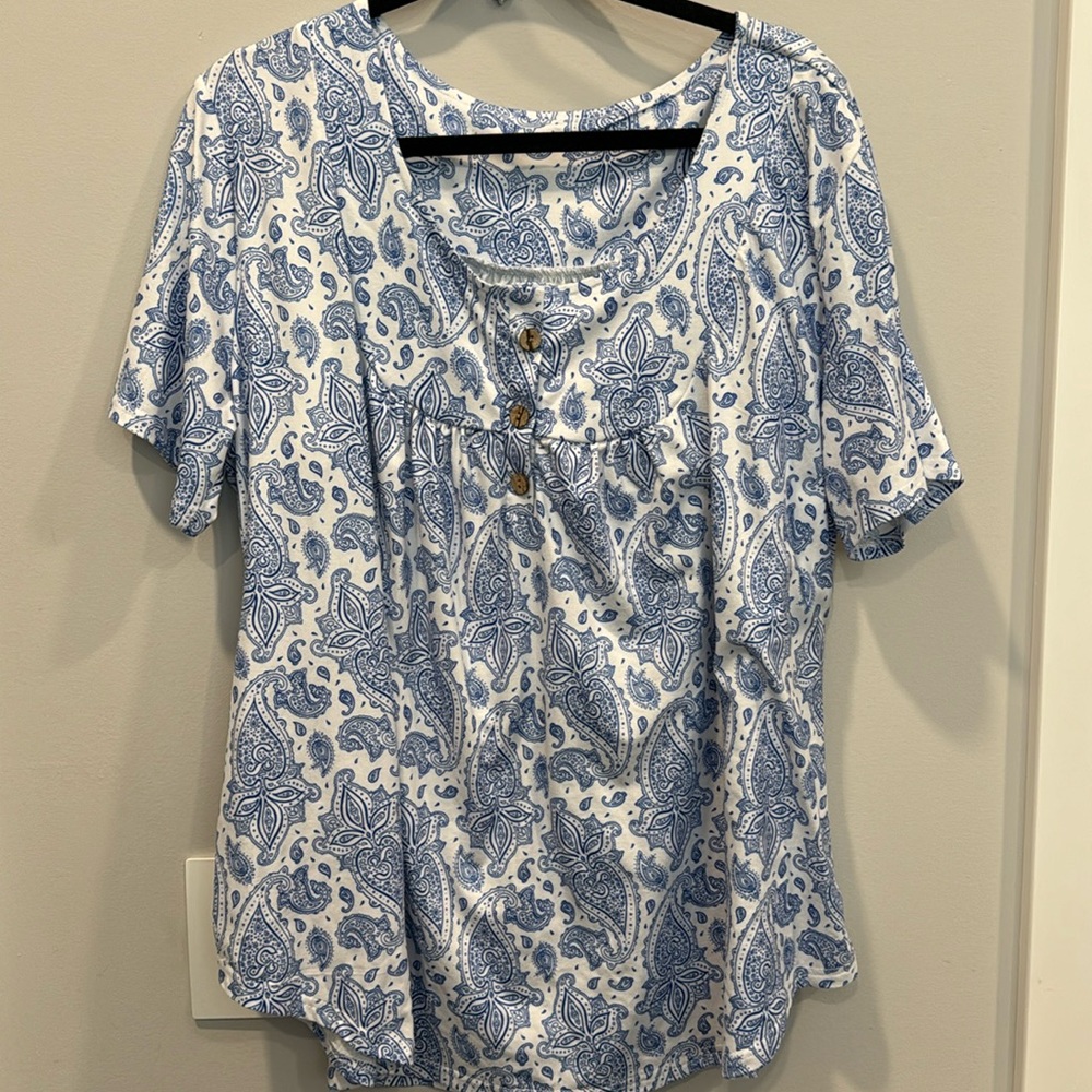 Super Soft U-Neck Tshirt